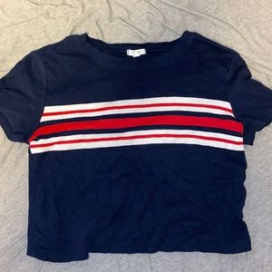 Woman’s Ardene cropped t-shirt